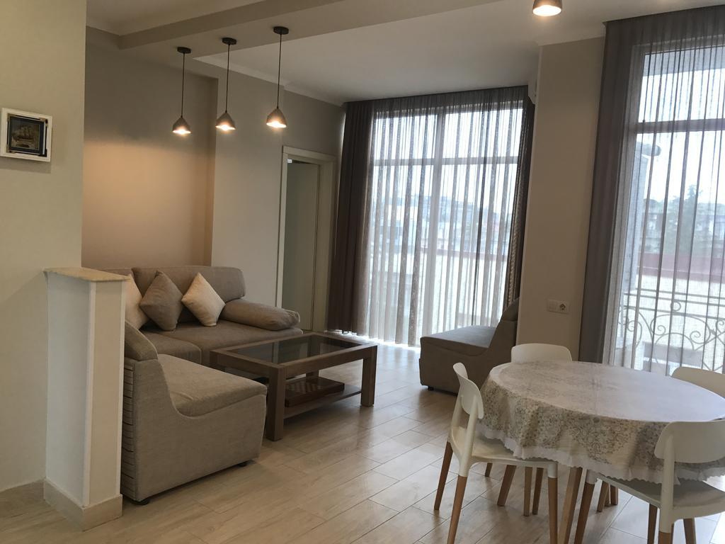 Piazza Apartment Μπατούμι Εξωτερικό φωτογραφία